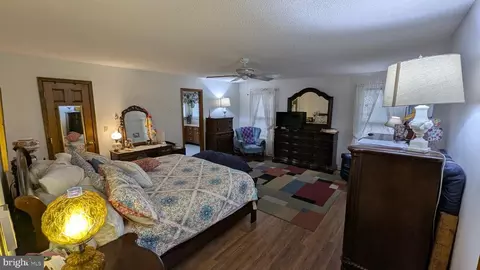Bedroom - 32757 Pine Grove Rd, Laurel, DE 19956 photo 1 of 9