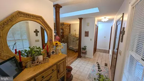 Entry Way - 32757 Pine Grove Rd, Laurel, DE 19956 photo 3 of 16