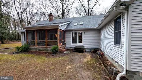 Exterior - 32757 Pine Grove Rd, Laurel, DE 19956 photo 5 of 8