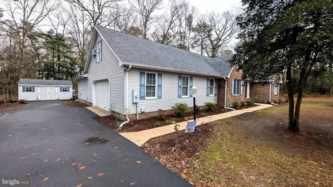 Exterior - 32757 Pine Grove Rd, Laurel, DE 19956 photo 2 of 8
