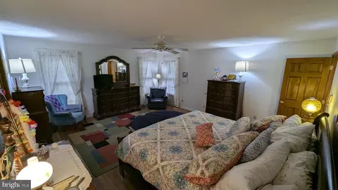 Bedroom - 32757 Pine Grove Rd, Laurel, DE 19956 photo 2 of 9