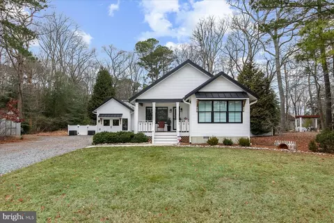 10 Woods Cir, Ocean View, DE 19970