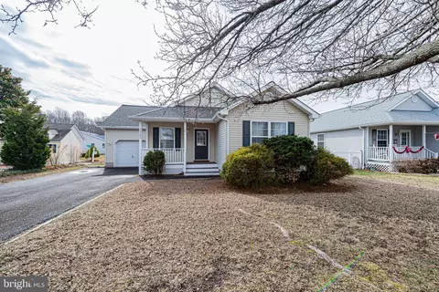 38208 Clover Ln, Frankford, DE 19945