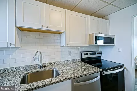 Kitchen - 100 Savannah Rd E #5D, Lewes, DE 19958 photo 2 of 2