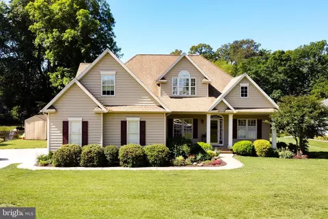Exterior - 31402 Point Dr, Lewes, DE 19958 photo 1 of 17
