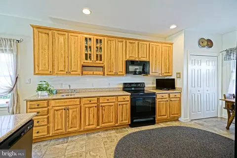 Kitchen - 31402 Point Dr, Lewes, DE 19958 photo 3 of 6
