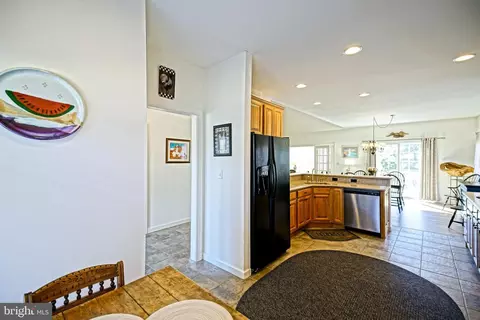 Entry Way - 31402 Point Dr, Lewes, DE 19958 photo 3 of 5
