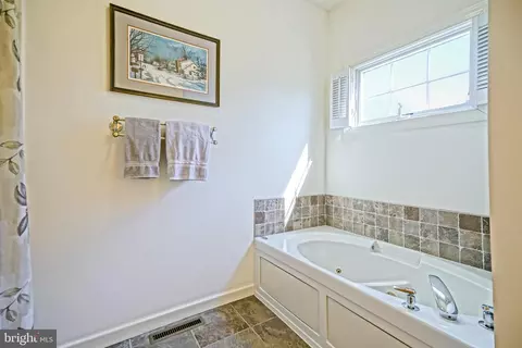 Bath - 31402 Point Dr, Lewes, DE 19958 photo 2 of 5