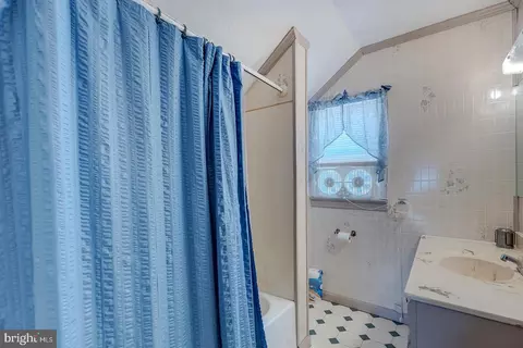 Bath - 15997 Pickering Dr, Milton, DE 19968 photo 3 of 4