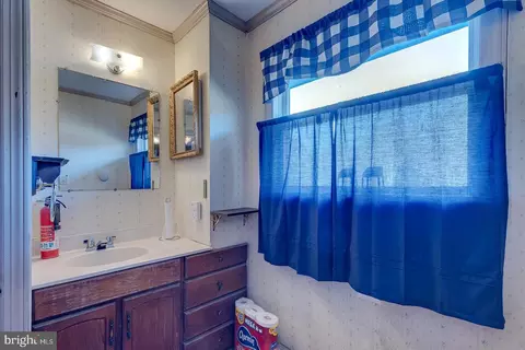 Bath - 15997 Pickering Dr, Milton, DE 19968 photo 4 of 4