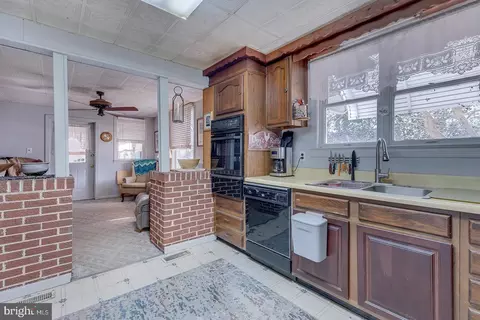 Kitchen - 15997 Pickering Dr, Milton, DE 19968 photo 3 of 3