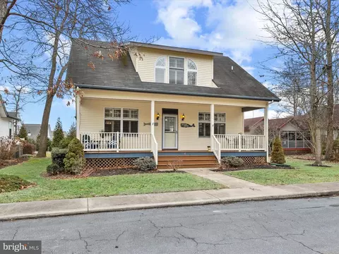 4 Cromwell Dr, Ocean View, DE 19970
