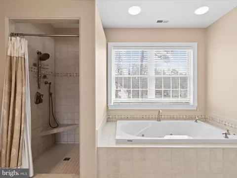 Bath - 32 Manor Dr, Dagsboro, DE 19939 photo 2 of 6