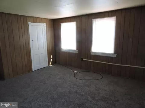 Living - 403 Mulberry St, Milton, DE 19968 photo 4 of 4