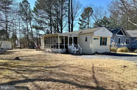 37138 Pinewood Rd, Ocean View, DE 19970