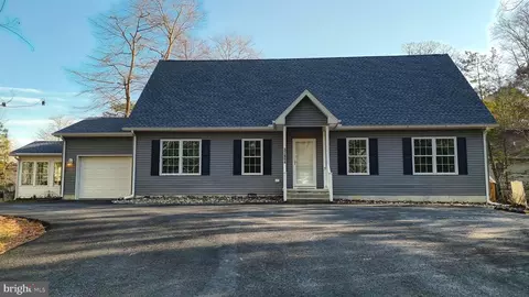 37654 Hickory St, Ocean View, DE 19970