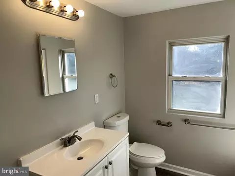Bath - 21630 Hackney Cir, Lincoln, DE 19960 photo 1 of 1