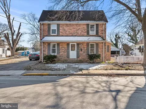 102 W 9th St, Laurel, DE 19956
