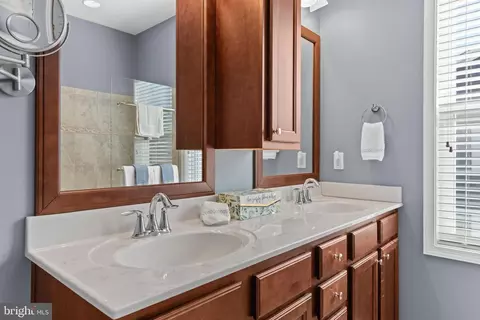 Bath - 38122 River St #6, Ocean View, DE 19970 photo 2 of 3