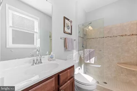 Bath - 38122 River St #6, Ocean View, DE 19970 photo 1 of 3