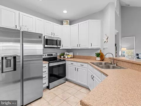 124 October Glory Ave #124B, Ocean View, DE 19970 photo 11