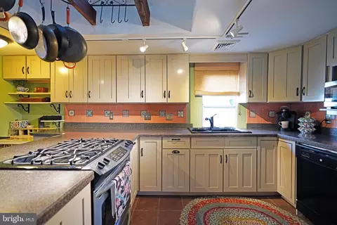 Kitchen - 118 Broad St, Milton, DE 19968 photo 2 of 7