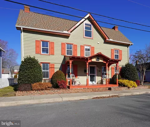 Exterior - 118 Broad St, Milton, DE 19968 photo 2 of 29