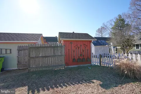 Exterior - 118 Broad St, Milton, DE 19968 photo 9 of 29