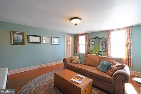 Living - 118 Broad St, Milton, DE 19968 photo 2 of 3