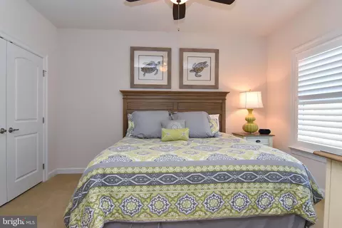Bedroom - 32478 Phoebe Dr, Ocean View, DE 19970 photo 4 of 9