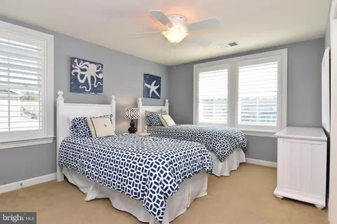 Bedroom - 32478 Phoebe Dr, Ocean View, DE 19970 photo 7 of 9