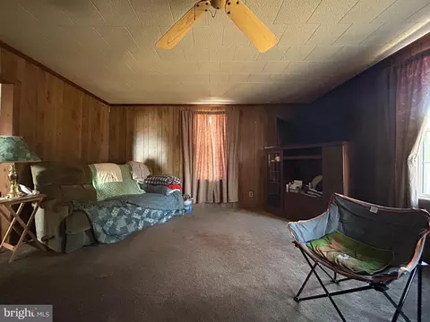 Living - 32814 Mount Pleasant Rd, Laurel, DE 19956 photo 1 of 2