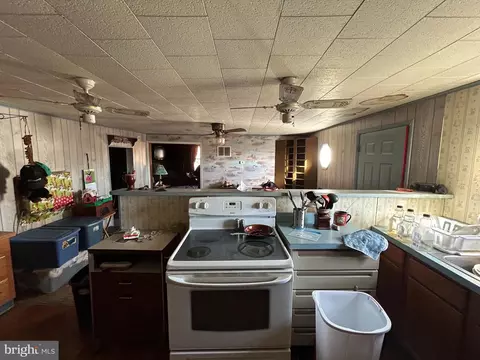 Entry Way - 32814 Mount Pleasant Rd, Laurel, DE 19956 photo 3 of 3