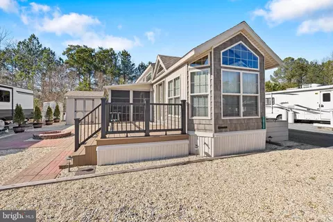 18009 White Oak Ct, Lewes, DE 19958