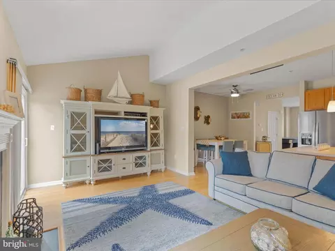Living - 18 Calvert St #59, Ocean View, DE 19970 photo 4 of 5