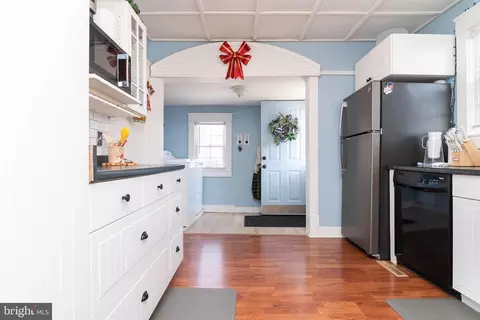 Entry Way - 30311 Seaford Rd, Laurel, DE 19956 photo 5 of 9