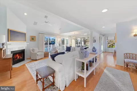 Living - 40 Hudson Ave, Ocean View, DE 19970 photo 4 of 5