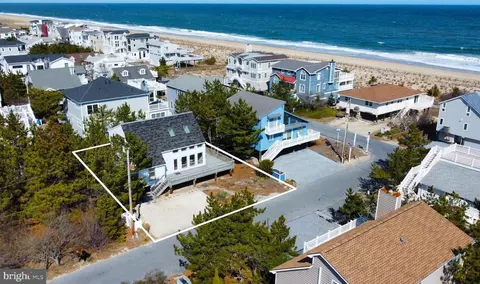 3 N Division St, South Bethany, DE 19930