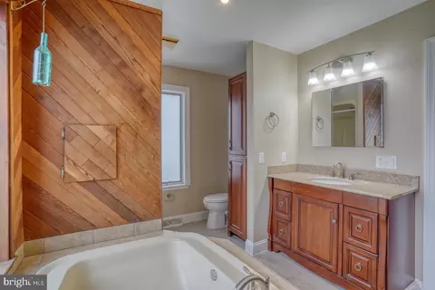 Bath - 76 Valley Forge Dr, Milford, DE 19963 photo 1 of 3