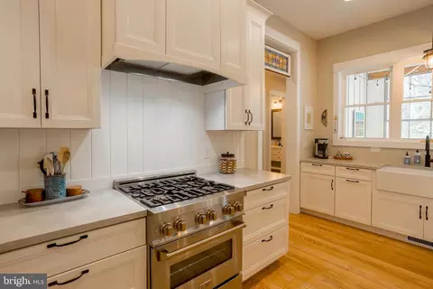 Kitchen - 10 Haven Dr, Georgetown, DE 19947 photo 4 of 5