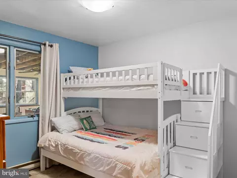 Bedroom - 32721 E Riga Dr, Ocean View, DE 19970 photo 6 of 19