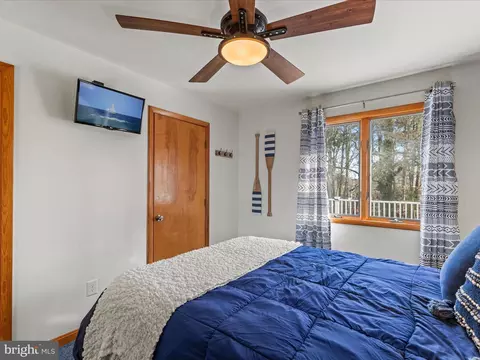 Bedroom - 32721 E Riga Dr, Ocean View, DE 19970 photo 13 of 19