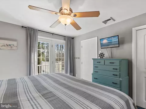 Bedroom - 32721 E Riga Dr, Ocean View, DE 19970 photo 11 of 19