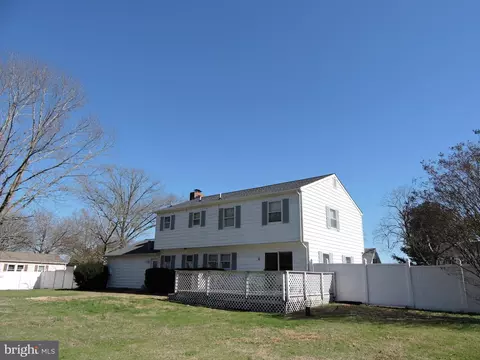 Exterior - 910 Park Dr, Seaford, DE 19973 photo 4 of 5