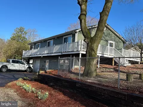 517 King St, Laurel, DE 19956 photo 3