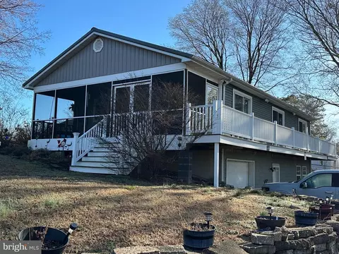 517 King St, Laurel, DE 19956