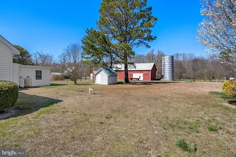 Exterior - 28059 Broadkill Rd, Milton, DE 19968 photo 5 of 8