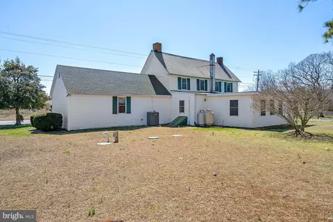 Exterior - 28059 Broadkill Rd, Milton, DE 19968 photo 3 of 8