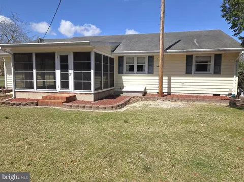 Exterior - 116 Broad Creek Rd, Laurel, DE 19956 photo 4 of 5