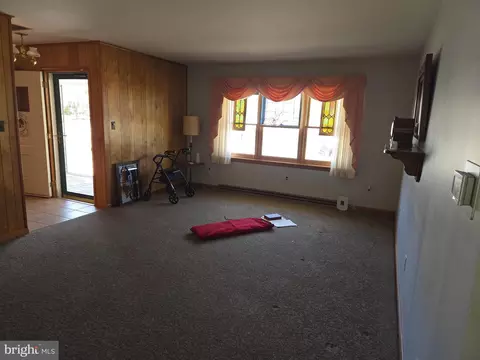Living - 116 Broad Creek Rd, Laurel, DE 19956 photo 2 of 2
